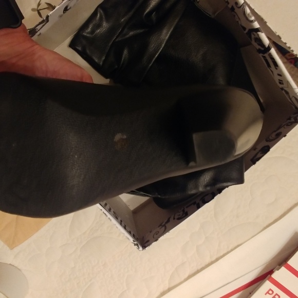 Boots - Picture 3 of 3